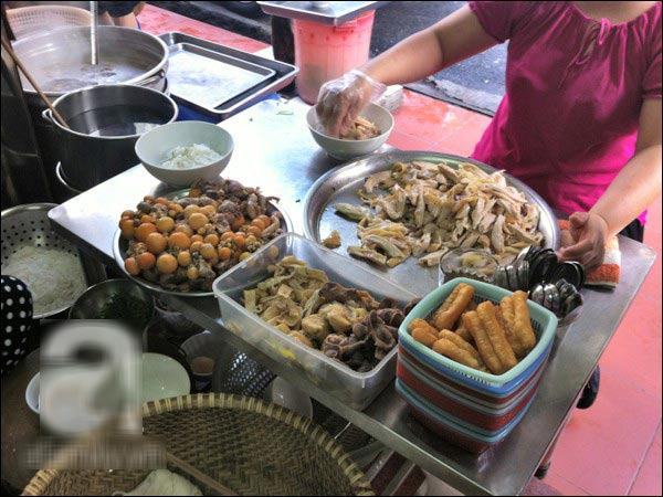 4 quán phở đắt ngon đông khách ở Hà Nội