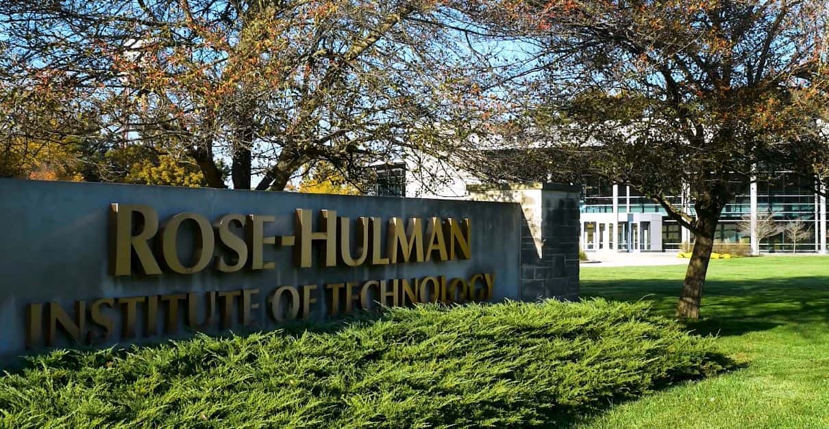 Săn học bổng du học Mỹ 2023 của học viện công nghệ Rose-Hulman: hơn 50% giá trị học phí